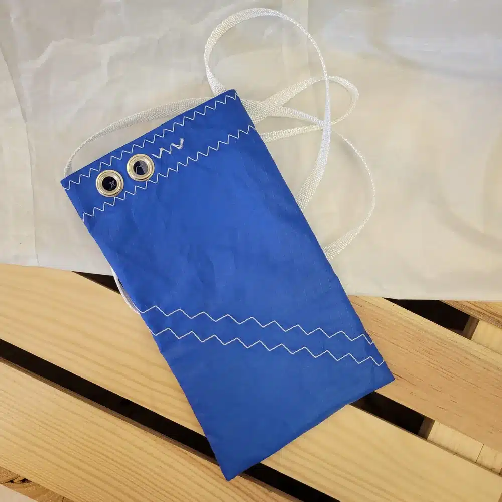 Pochette Téléphone bandoulière en voile recyclée – Bleu