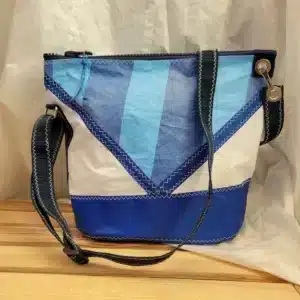 Sac Luciole en voile recyclée – 34×28 cm – bleu et blanc (bandoulière)