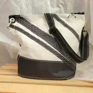 Sac Luciole en voile recyclée – 34×28 cm – blanc et noir (bandoulière)