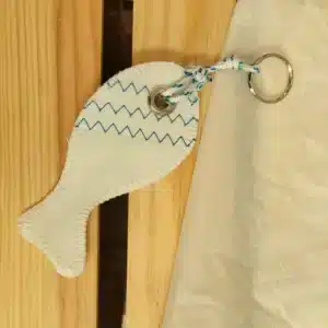 Porte-clés Poisson en voile recyclée – Blanc