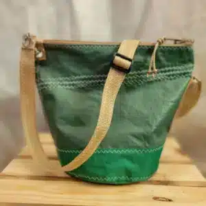 Sac Prévert en voile recyclée – 24×18 cm (bandoulière)