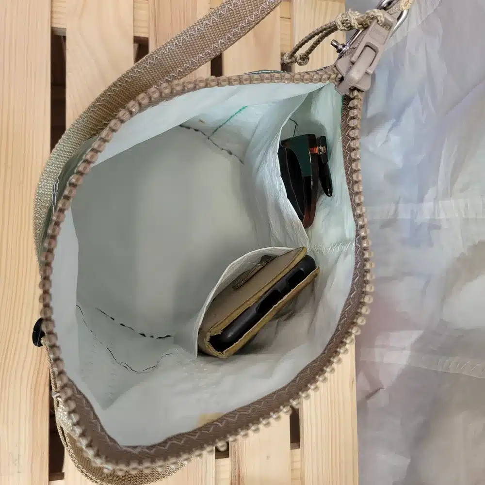 Sac Prévert en voile recyclée – 24×18 cm (bandoulière) – Image 3