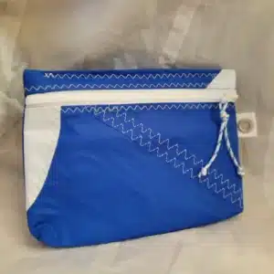 Pochette TI'LOUP en voile recyclée - 21×15 cm – Bleue