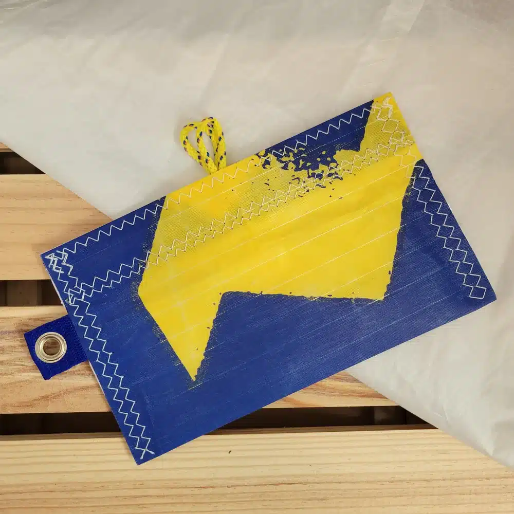 Pochette Velcro en voile recyclée – Format passeport - bleu jaune